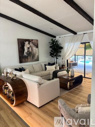 Wellington House: 1699 Braeburn Place