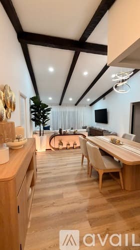Wellington House: 1699 Braeburn Place