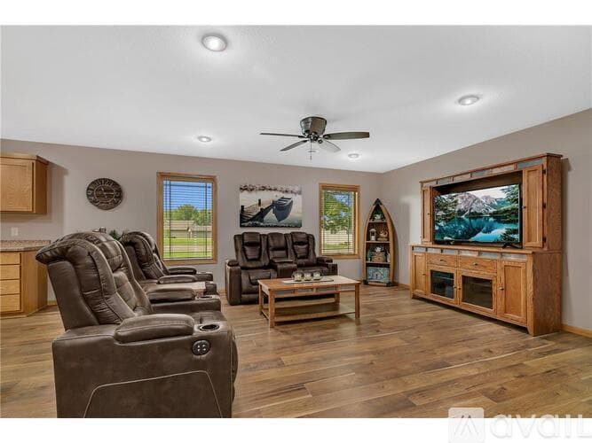 Sauk Rapids House: 800 Wollak Way
