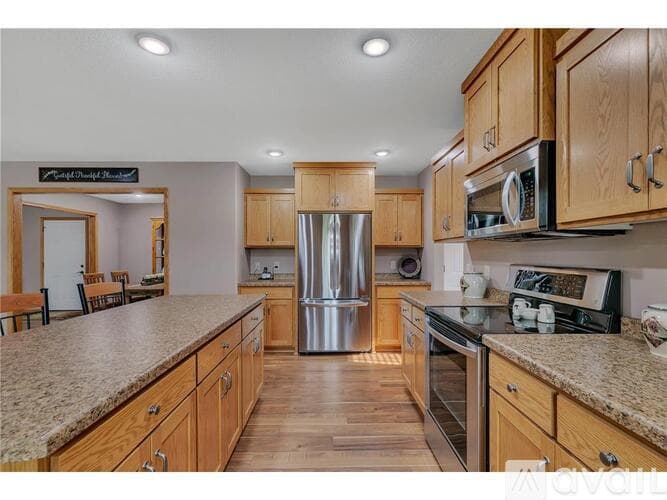 Sauk Rapids House: 800 Wollak Way