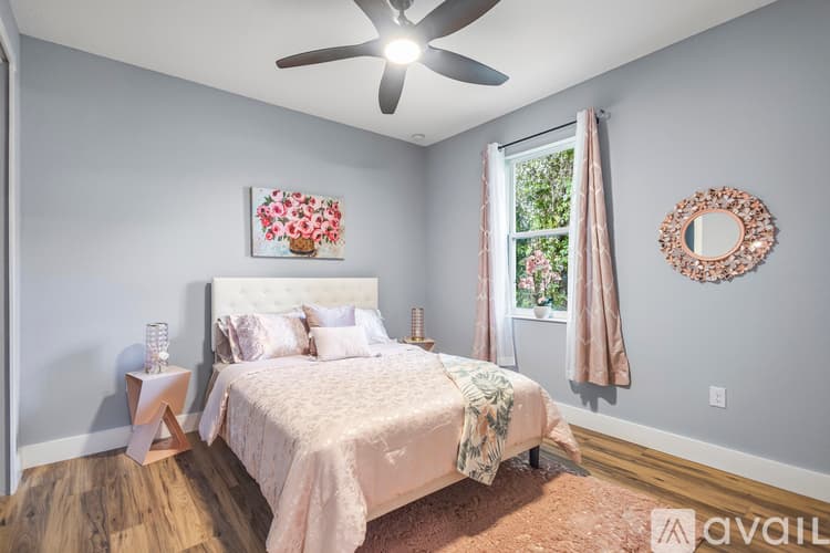 Spring Hill House: 14227 Spring Hill Dr
