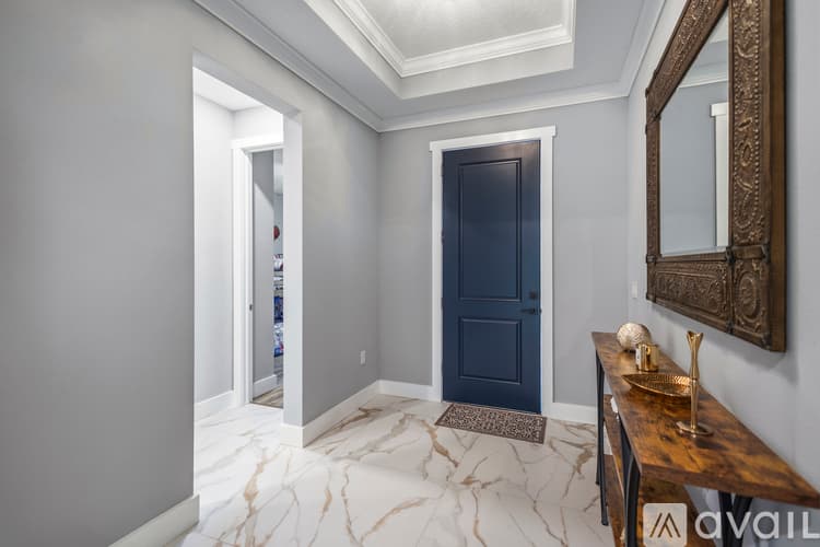 Spring Hill House: 14227 Spring Hill Dr
