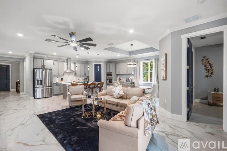 Spring Hill House: 14227 Spring Hill Dr