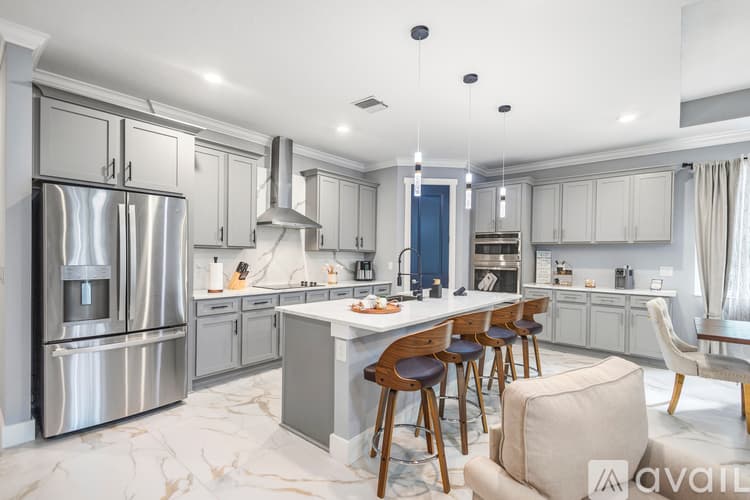 Spring Hill House: 14227 Spring Hill Dr