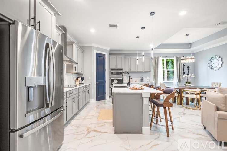 Spring Hill House: 14227 Spring Hill Dr