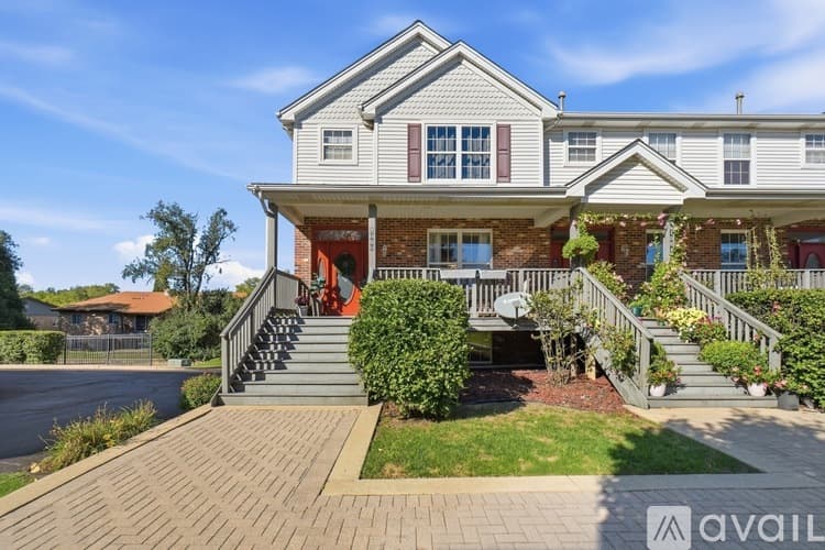 Lombard Townhome: 1060 Kufrin Way