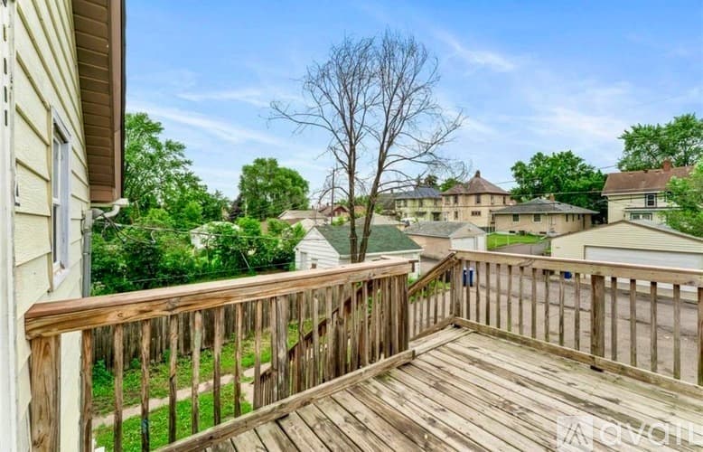 Saint Paul Apartment: Fremont Ave
