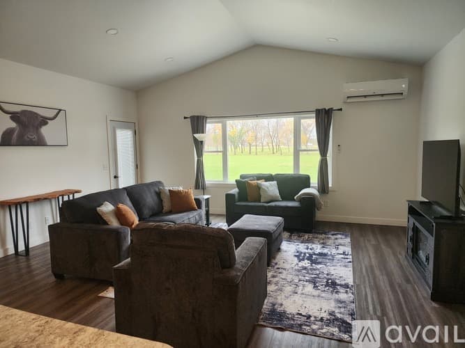 Fairfax House: 800 Elm Drive