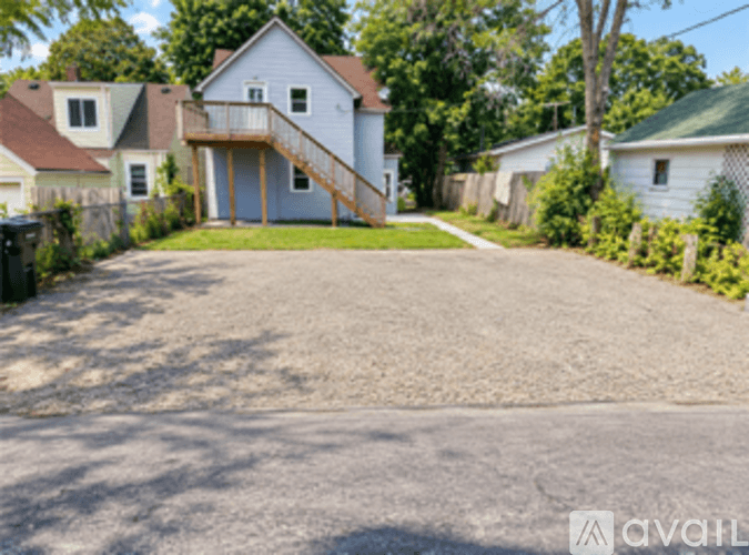 Saint Paul Apartment: Fremont Ave
