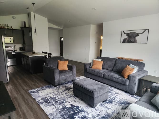 Fairfax House: 800 Elm Drive