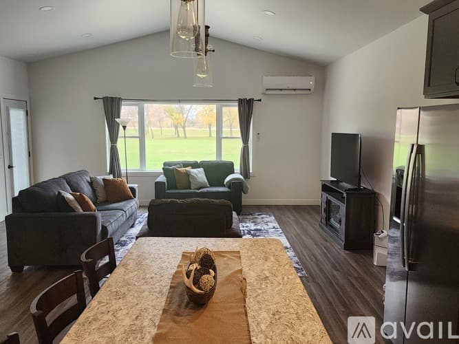 Fairfax House: 800 Elm Drive