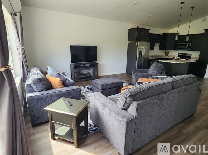 Fairfax House: 800 Elm Drive