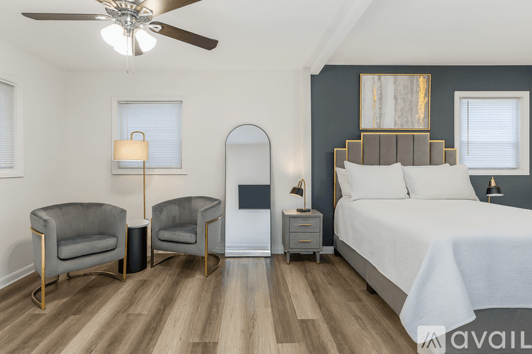Atlanta House: 2394 Bouldercliff Way Southeast