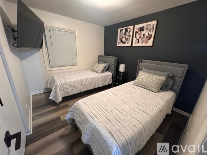 Atlanta House: 2394 Bouldercliff Way Southeast