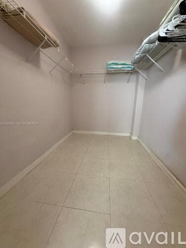 Surfside Apartment: 9195 Collins Ave