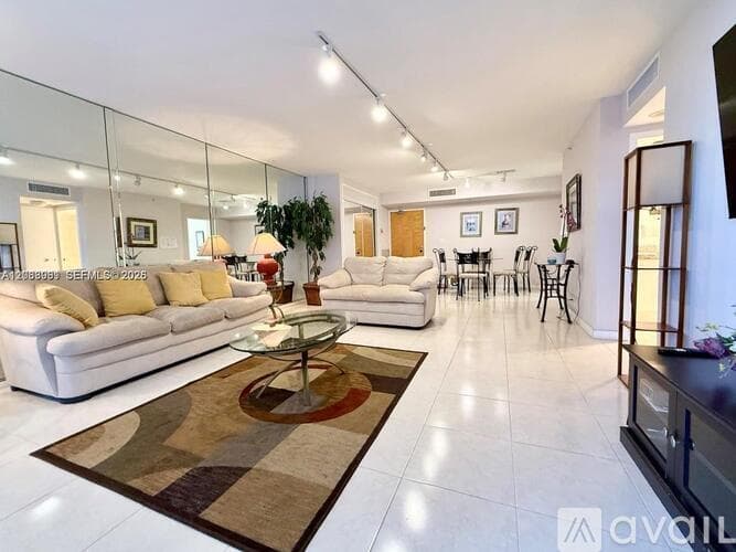 Surfside Apartment: 9195 Collins Ave