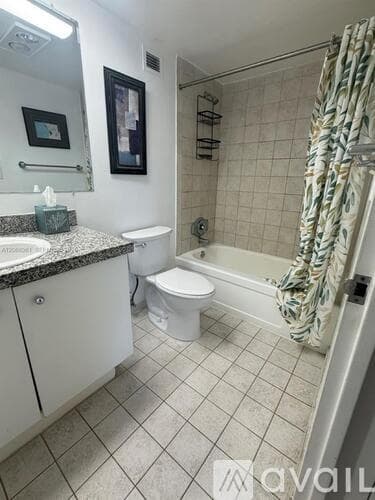 Surfside Apartment: 9195 Collins Ave