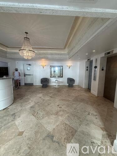 Surfside Apartment: 9195 Collins Ave