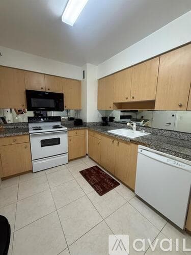 Surfside Apartment: 9195 Collins Ave