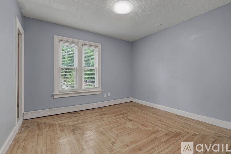 Attleboro Apartment: 39 Hope St