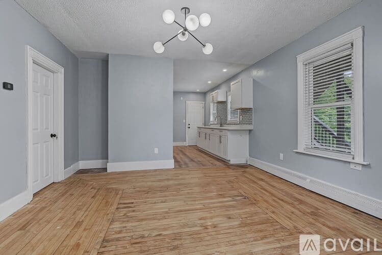 Attleboro Apartment: 39 Hope St