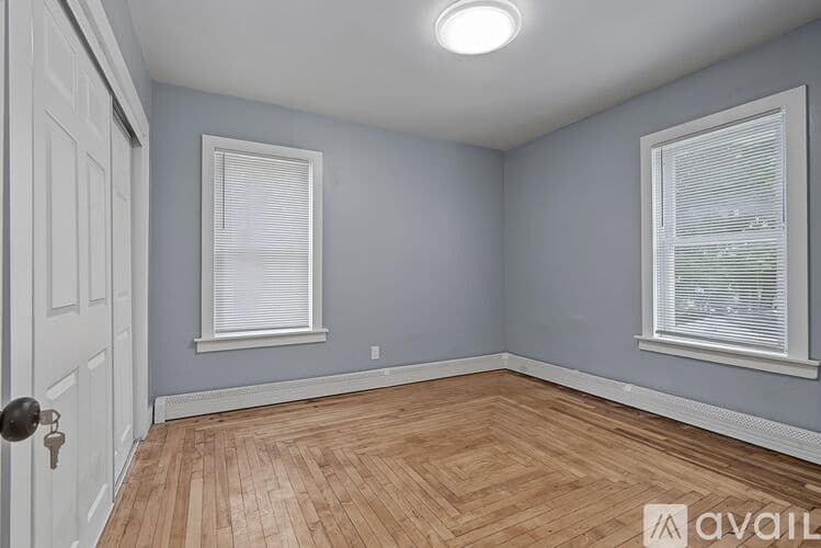 Attleboro Apartment: 39 Hope St