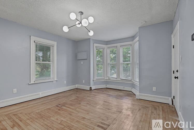 Attleboro Apartment: 39 Hope St