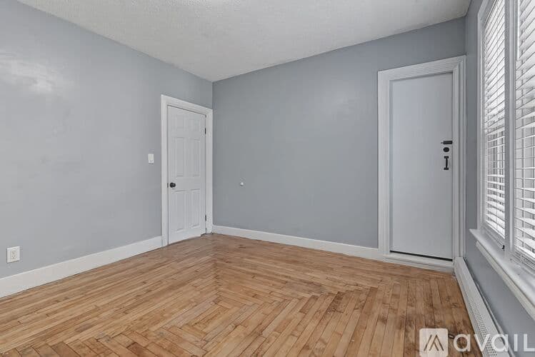 Attleboro Apartment: 39 Hope St