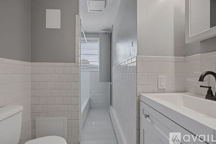 Attleboro Apartment: 39 Hope St