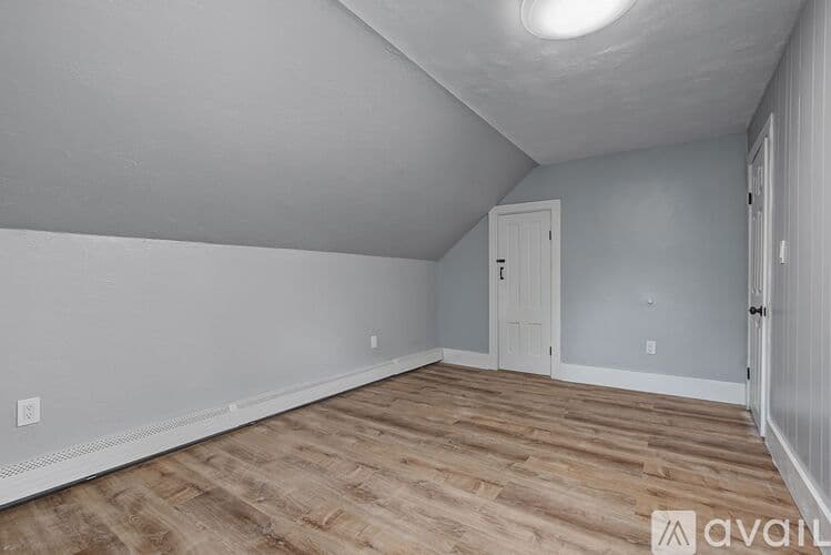 Attleboro Apartment: 39 Hope St
