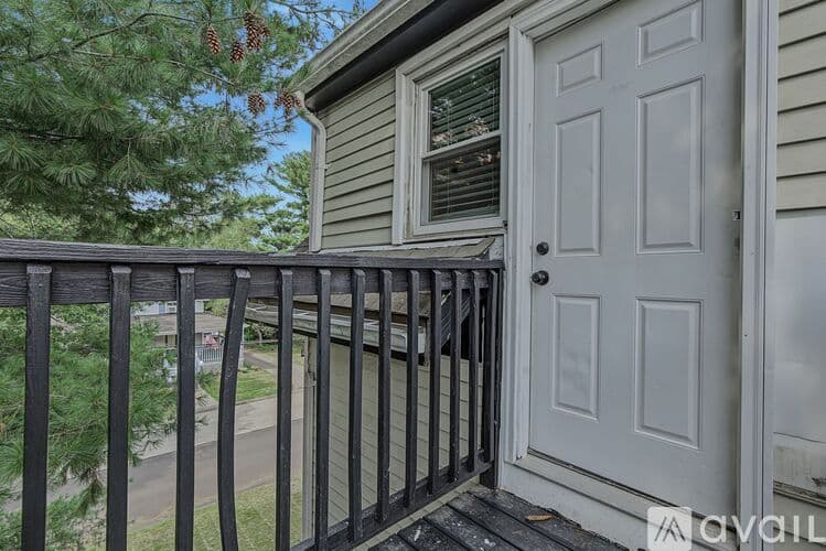 Attleboro Apartment: 39 Hope St