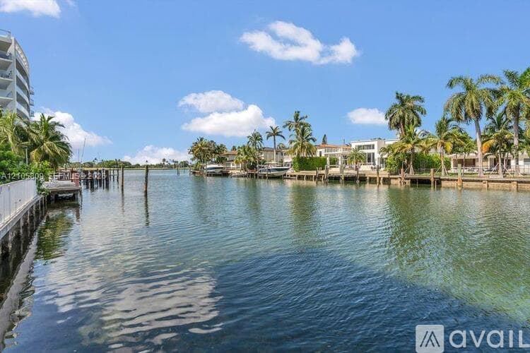 Bay Harbor Islands Apartment: 9500 W Bay Harbor Dr
