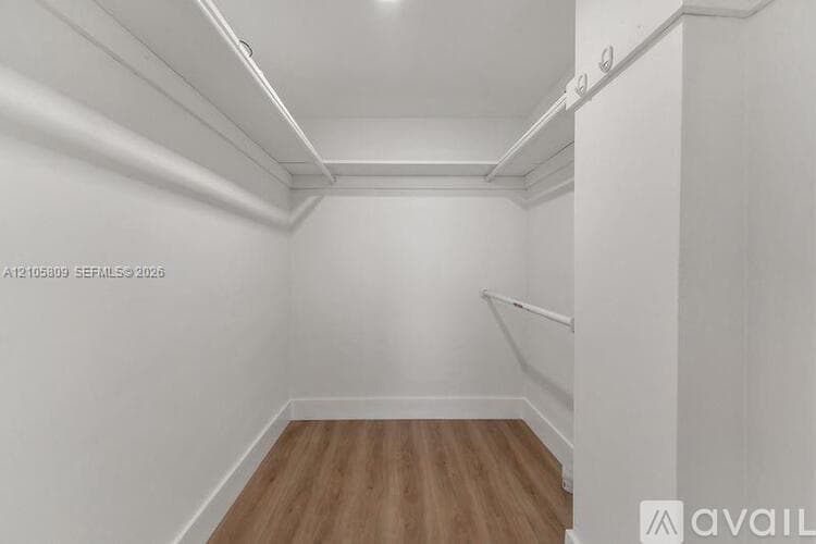 Bay Harbor Islands Apartment: 9500 W Bay Harbor Dr