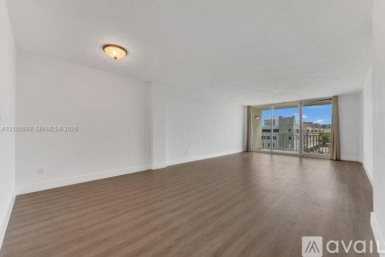 Bay Harbor Islands Apartment: 9500 W Bay Harbor Dr