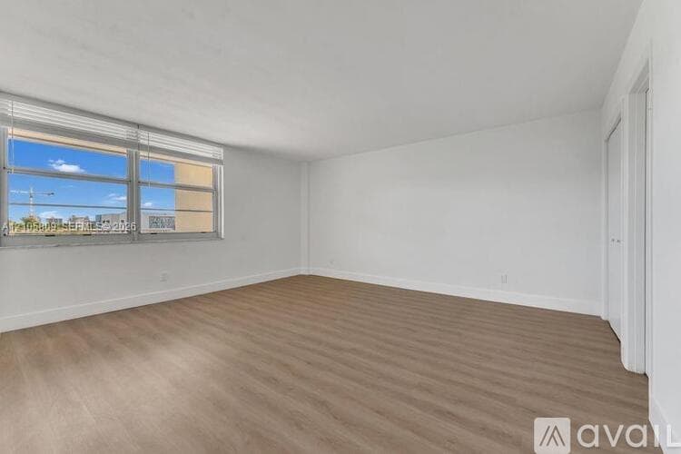 Bay Harbor Islands Apartment: 9500 W Bay Harbor Dr