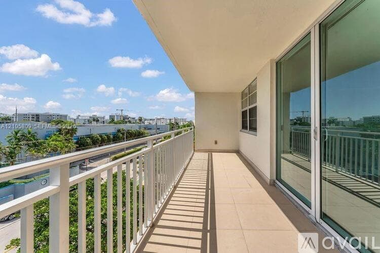 Bay Harbor Islands Apartment: 9500 W Bay Harbor Dr
