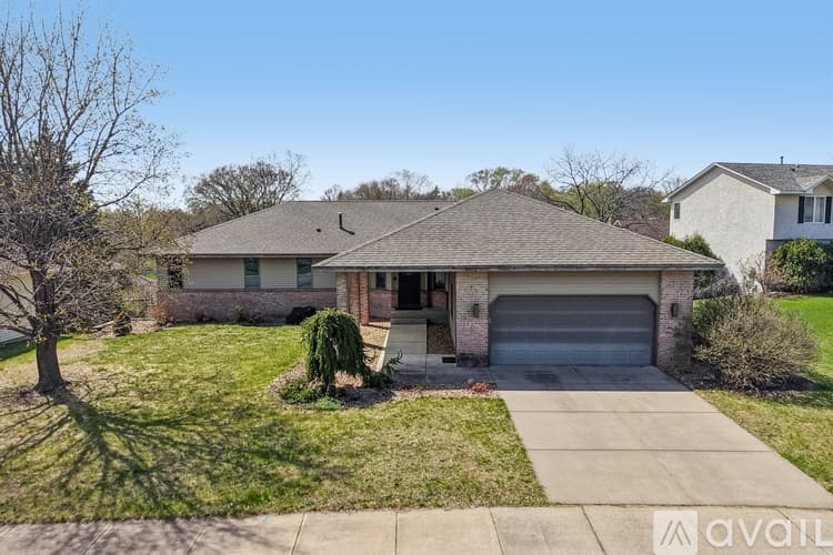 Bloomington House: 8912 Vincent Place
