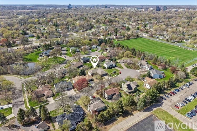 Bloomington House: 8912 Vincent Place