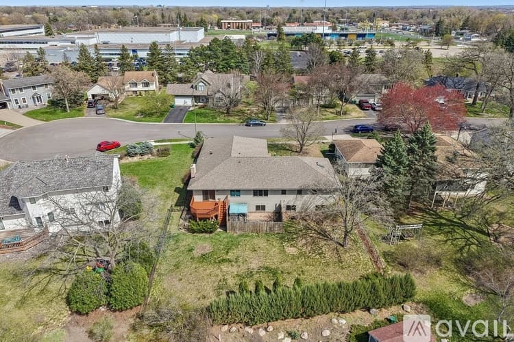 Bloomington House: 8912 Vincent Place