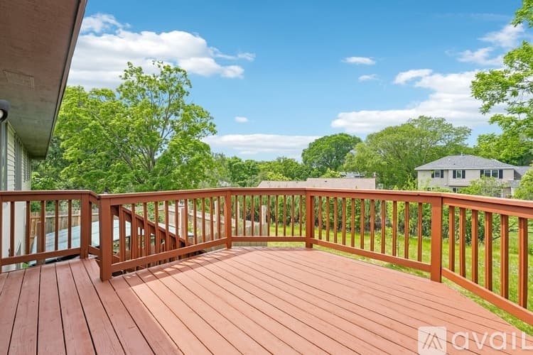 Bloomington House: 8912 Vincent Place