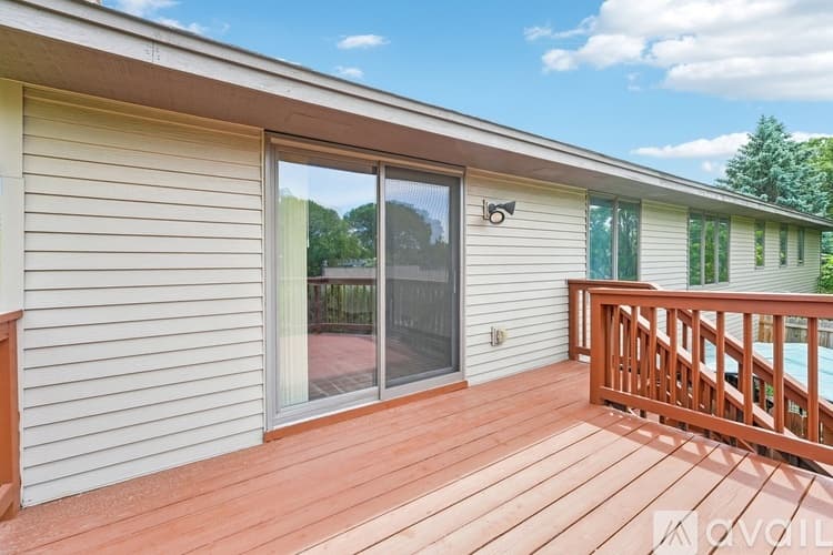 Bloomington House: 8912 Vincent Place