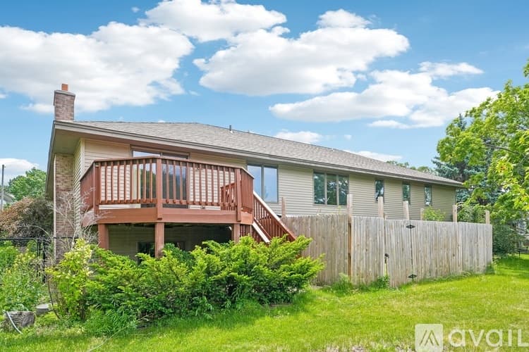 Bloomington House: 8912 Vincent Place