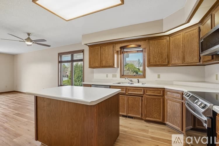 Bloomington House: 8912 Vincent Place
