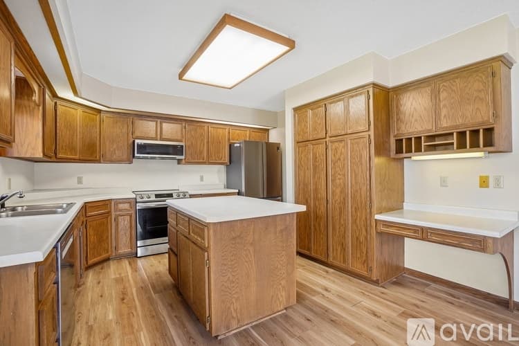 Bloomington House: 8912 Vincent Place