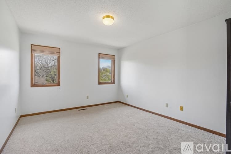 Bloomington House: 8912 Vincent Place
