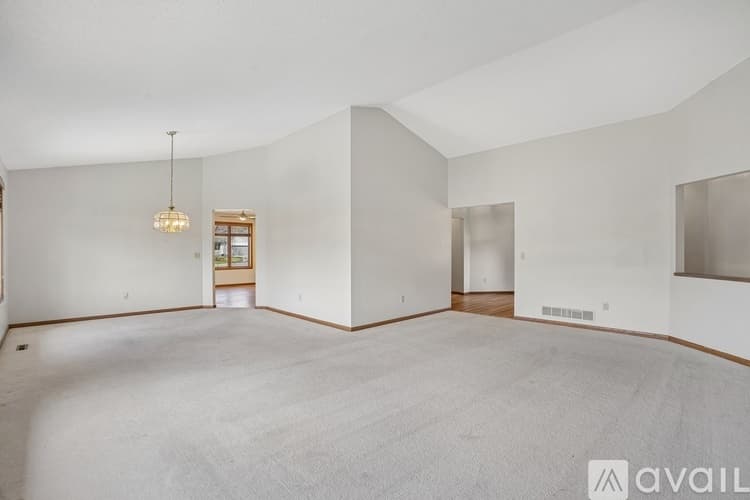 Bloomington House: 8912 Vincent Place