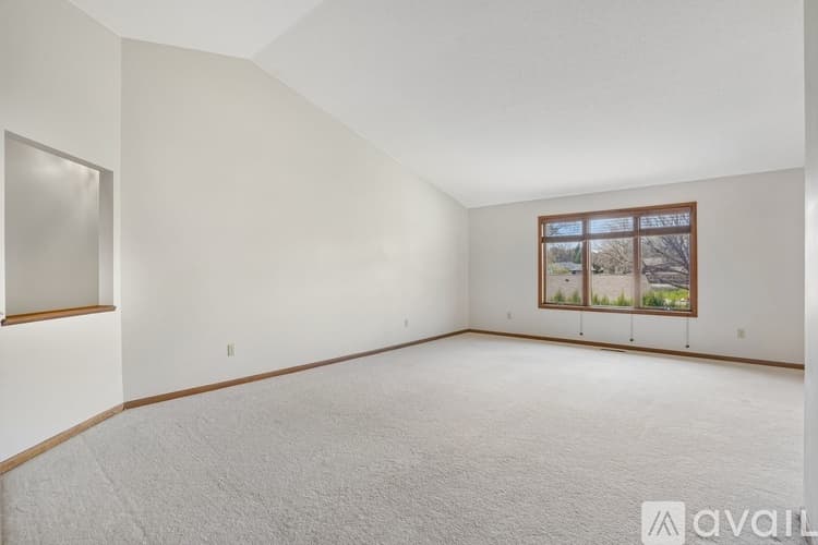 Bloomington House: 8912 Vincent Place