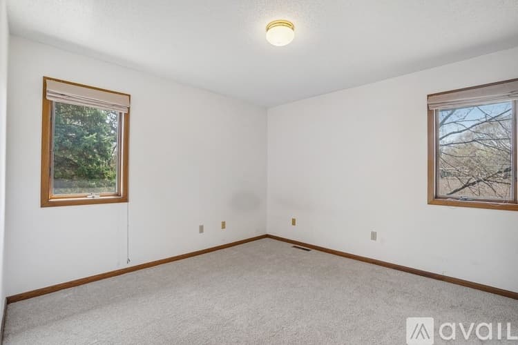 Bloomington House: 8912 Vincent Place