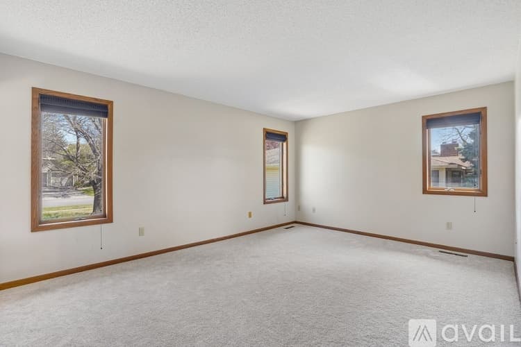 Bloomington House: 8912 Vincent Place