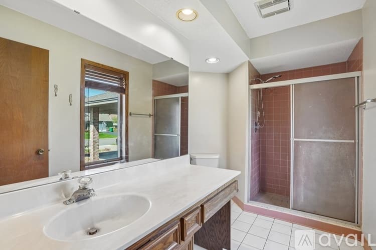 Bloomington House: 8912 Vincent Place
